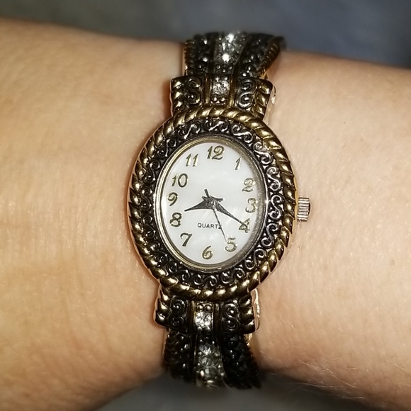 Accutime Watch Co. Ladies Watch Bracelet - Picture 9 of 13